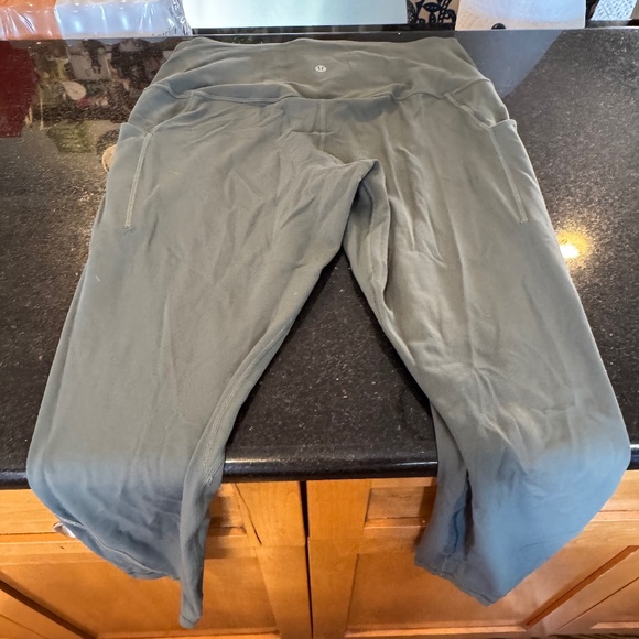 4 pairs of Lululemon Align leggings with pockets - Picture 11 of 13